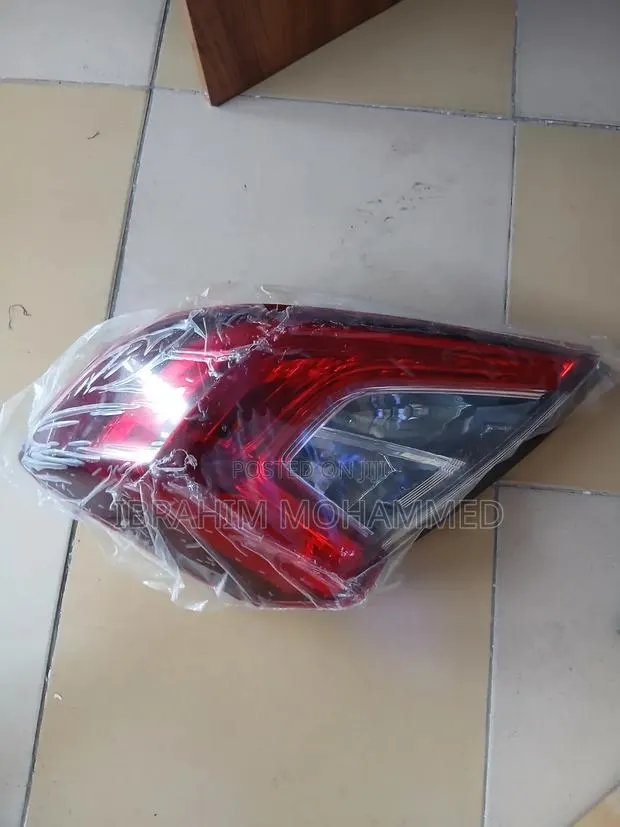 Honda Civic 2017 Taillight · Photo 1