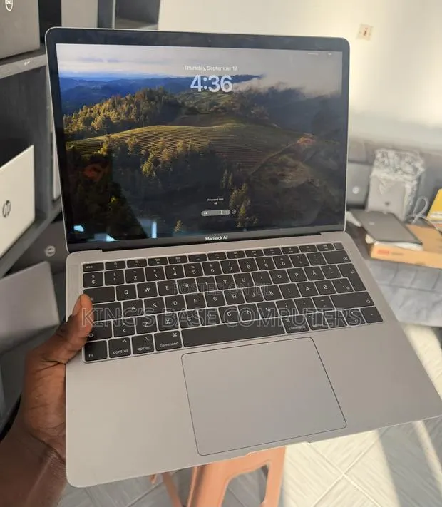 Laptop Apple MacBook Air 8GB Intel Core i5 SSD 128GB · Photo 1