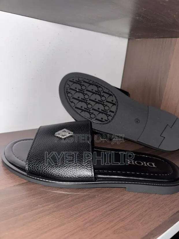 Dior Slippers · Photo 1