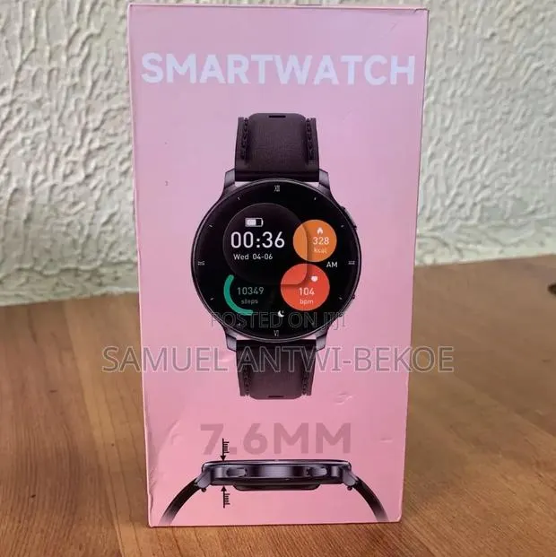 Unisex Smartwatch With Amoled Touch Screen · Photo 1