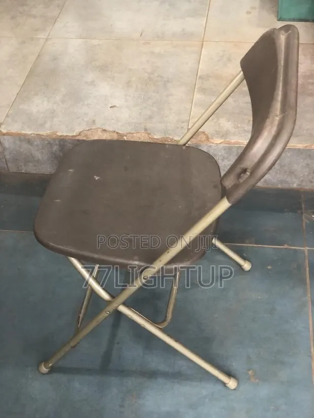 Foldable Chair · Photo 1