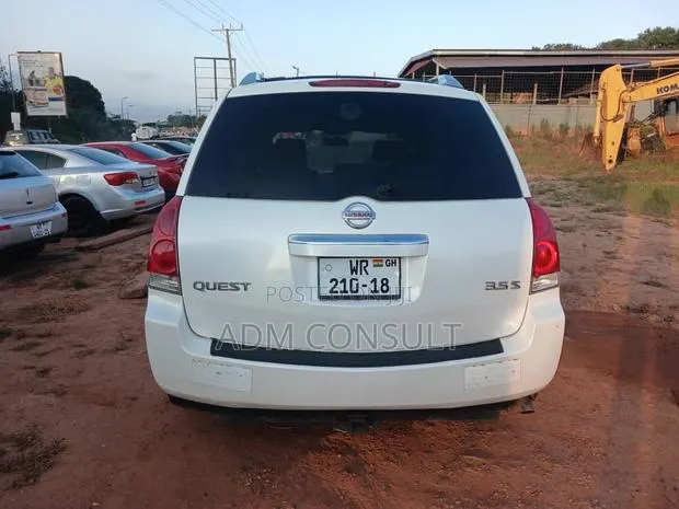 Nissan Quest 3.5 2010 White · Photo 1