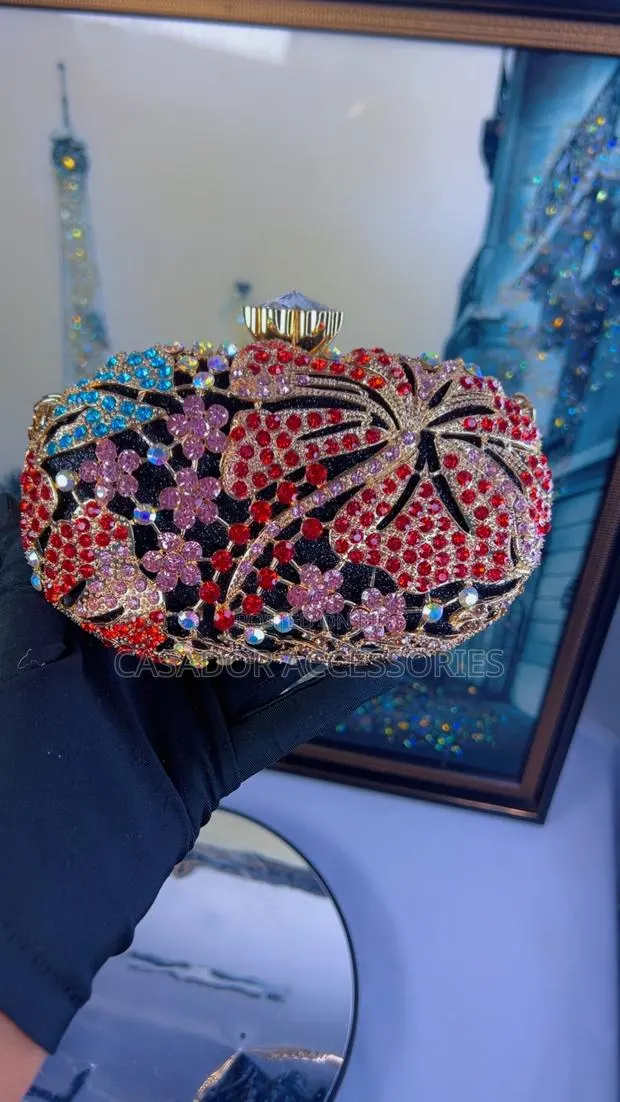 Luxury Clutch · Photo 1