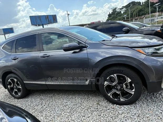 Honda CR-V 2019 Pearl · Photo 1