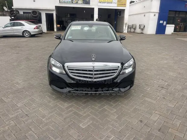 Mercedes-Benz C300 2015 Black · Photo 1