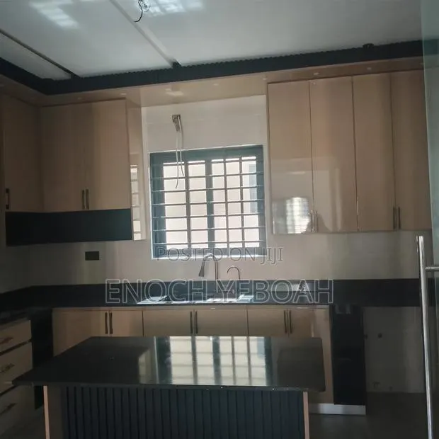 3bdrm House in Kwesbo Properties, Lake Side Estate for sale · Photo 1