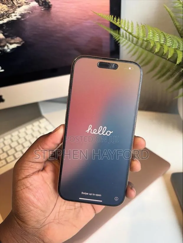 Apple iPhone 16 Pro Max 512 GB Gold · Photo 1
