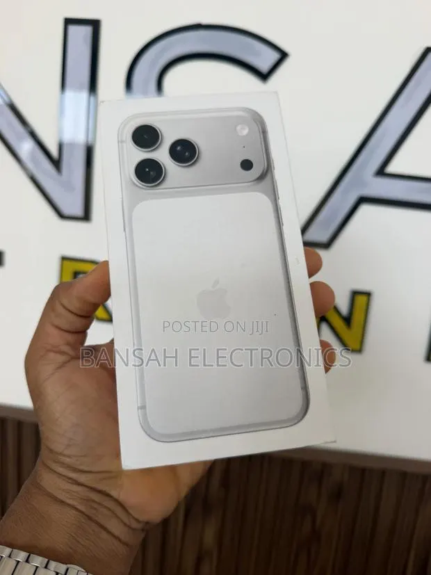 New Apple iPhone 17 Pro Max 256 GB Silver · Photo 1