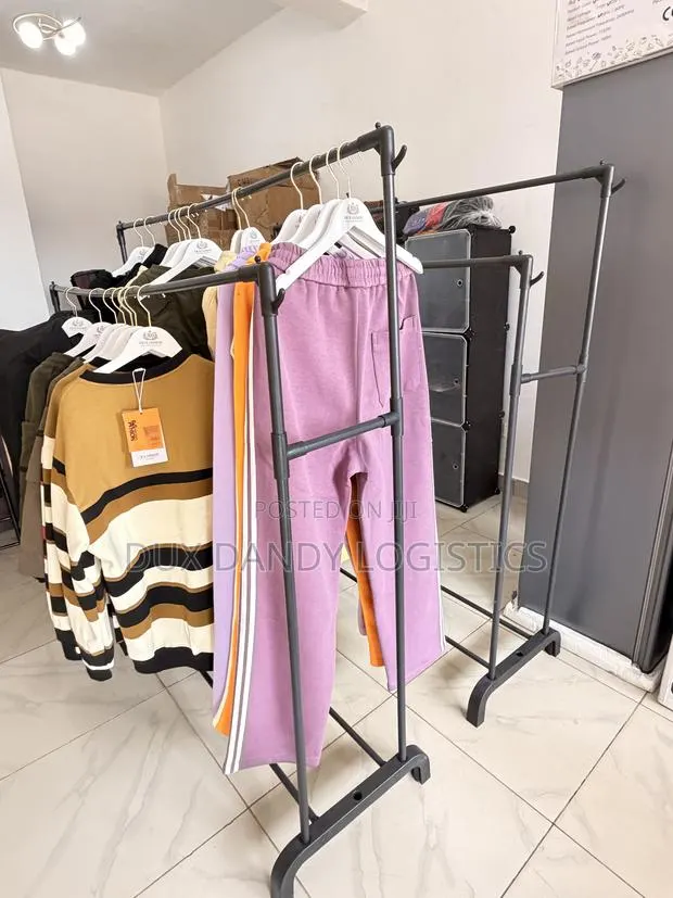 Cloth Hanger · Photo 4