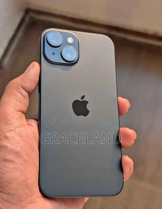 New Apple iPhone 15 128 GB Black · Photo 1
