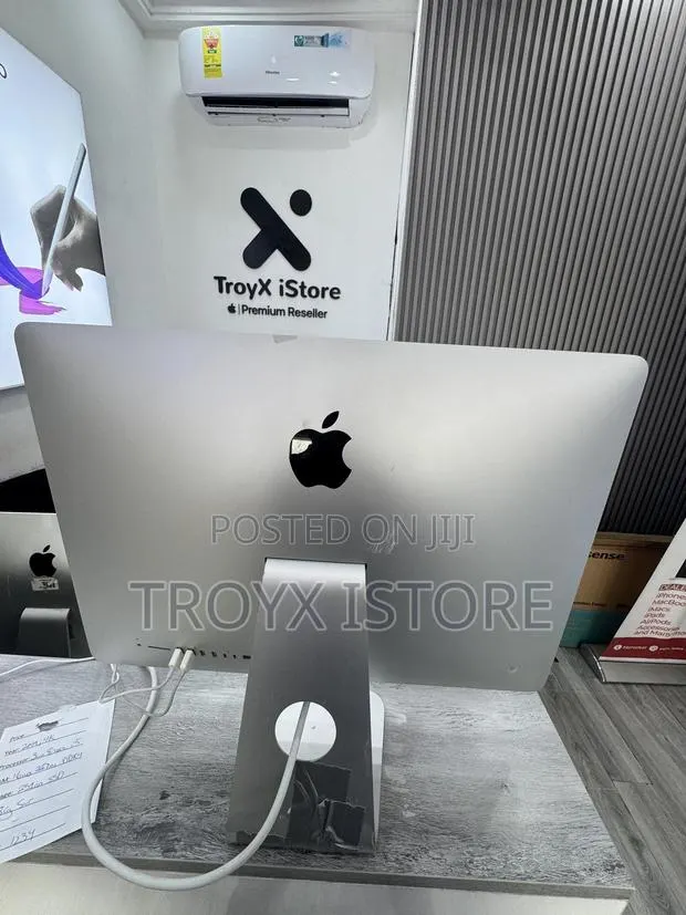 Desktop Computer Apple iMac 8GB Intel Core i5 SSD 256GB · Photo 1