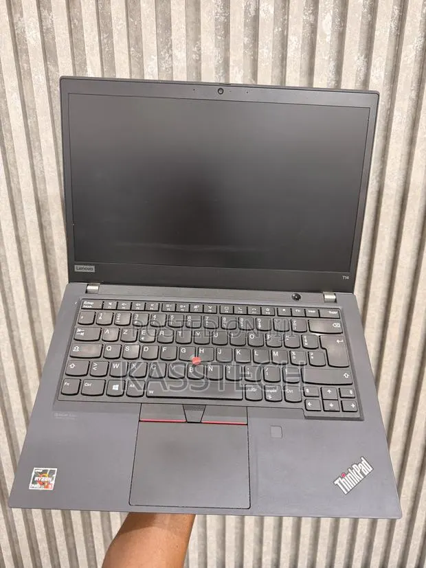 Laptop Lenovo ThinkPad T14 8GB AMD Ryzen 5 SSD 256GB · Photo 1
