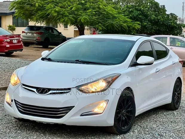 Hyundai Elantra Limited Sedan FWD (1.8L 4cyl 6A) 2016 White · Photo 1