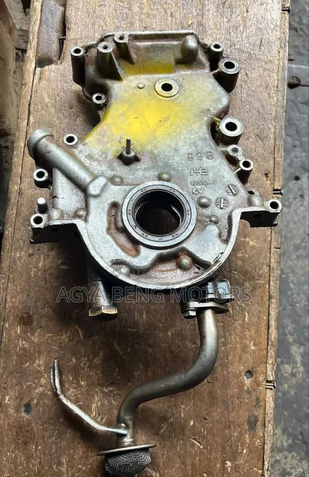 Nissan March Old Type Oil Pump · Photo 1