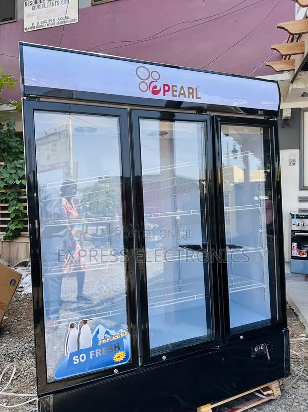 Bettet and Awesome Display Fridge Pearl PVC-150 · Photo 1