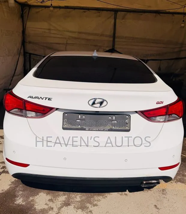 Hyundai Elantra 2014 White · Photo 1