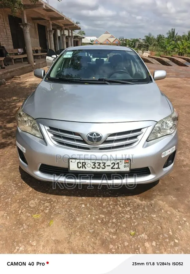 Toyota Corolla 2013 Silver · Photo 1