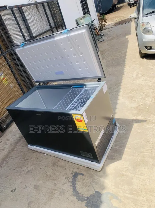 Hot Deal on Samsung 371l Chest Freezer Single Door Grey With · Photo 1