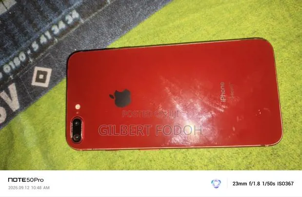 Apple iPhone 8 Plus 64 GB Red · Photo 1