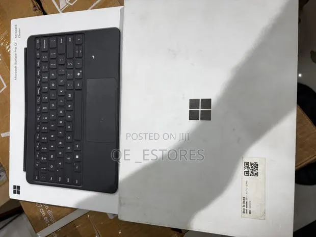 New Laptop Microsoft Surface Pro Copilot+ PC 12 16GB SSD 256GB · Photo 1