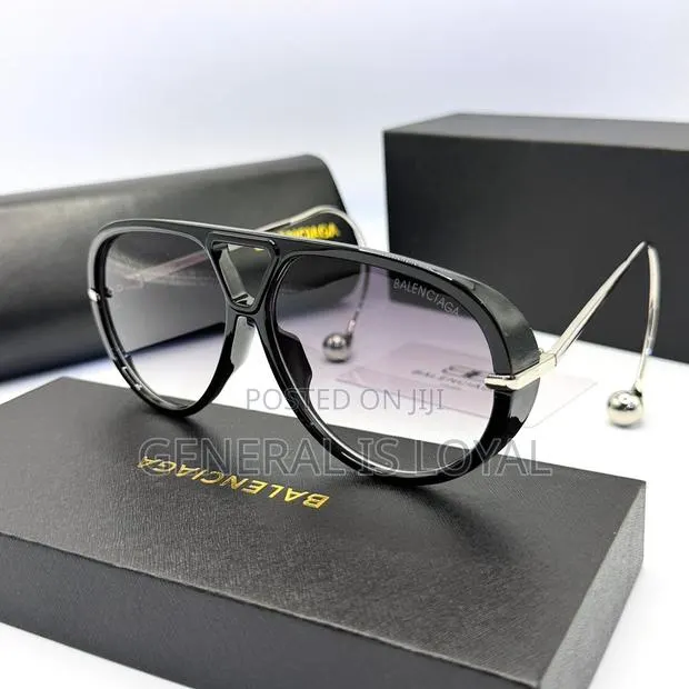 Balenciaga Wide Face Sunglasses · Photo 1