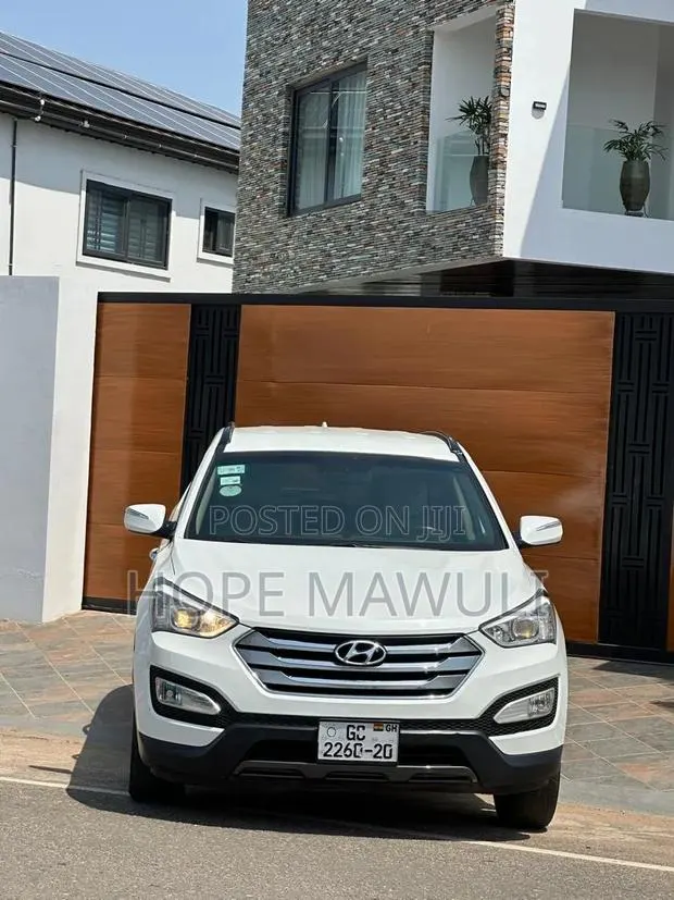 Hyundai Santa Fe Limited 4dr SUV (3.3L 6cyl 6A) 2014 White · Photo 1