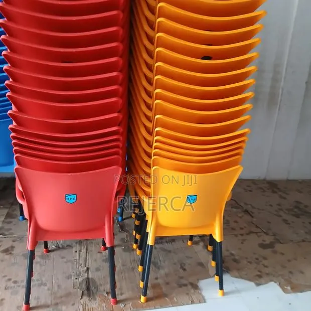 Affordable Plastic Chair · Photo 1