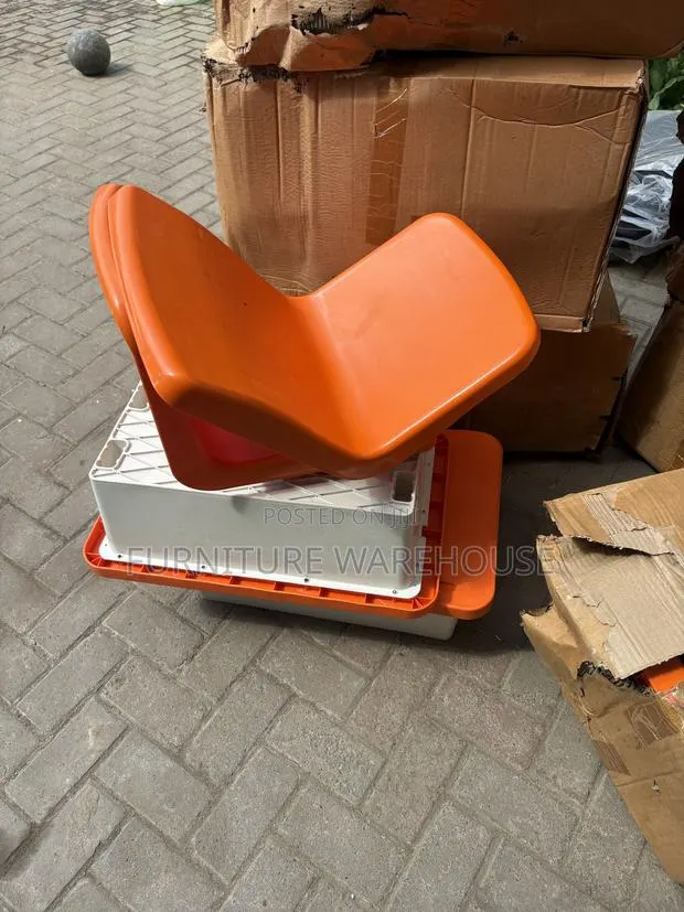 Strong Plastic Study Desk · Photo 3