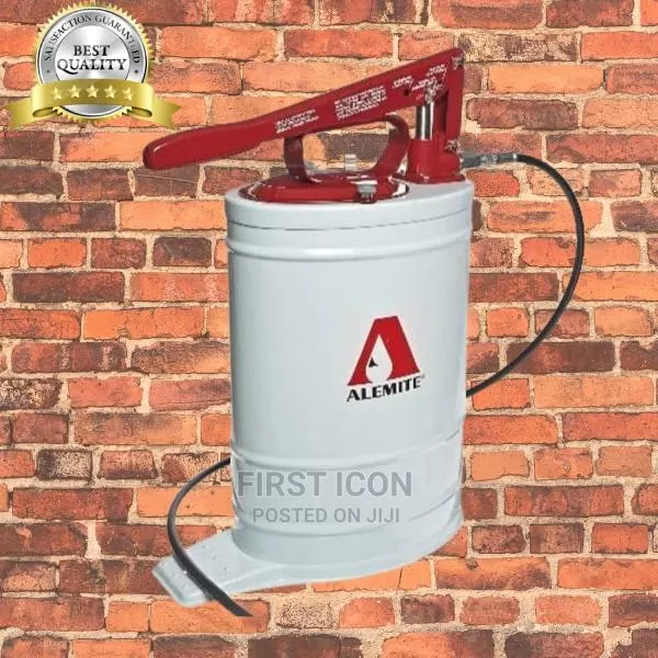 Manual Grease Pump Bucket · Photo 1