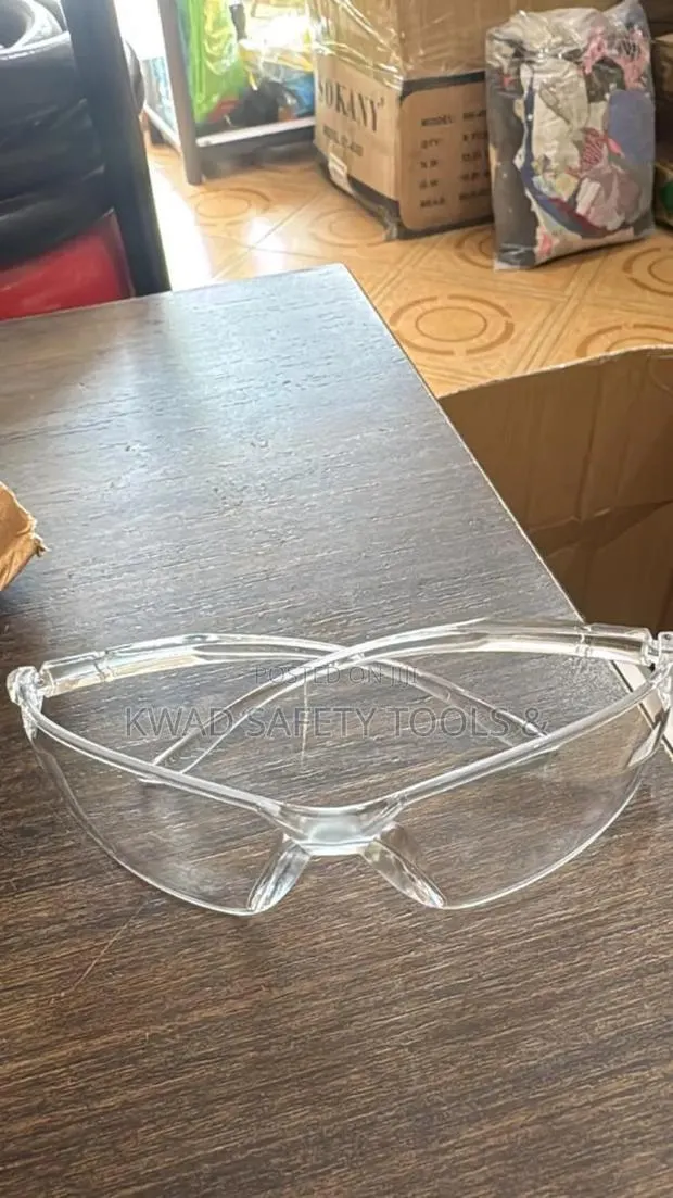 Safety Goggles · Photo 1