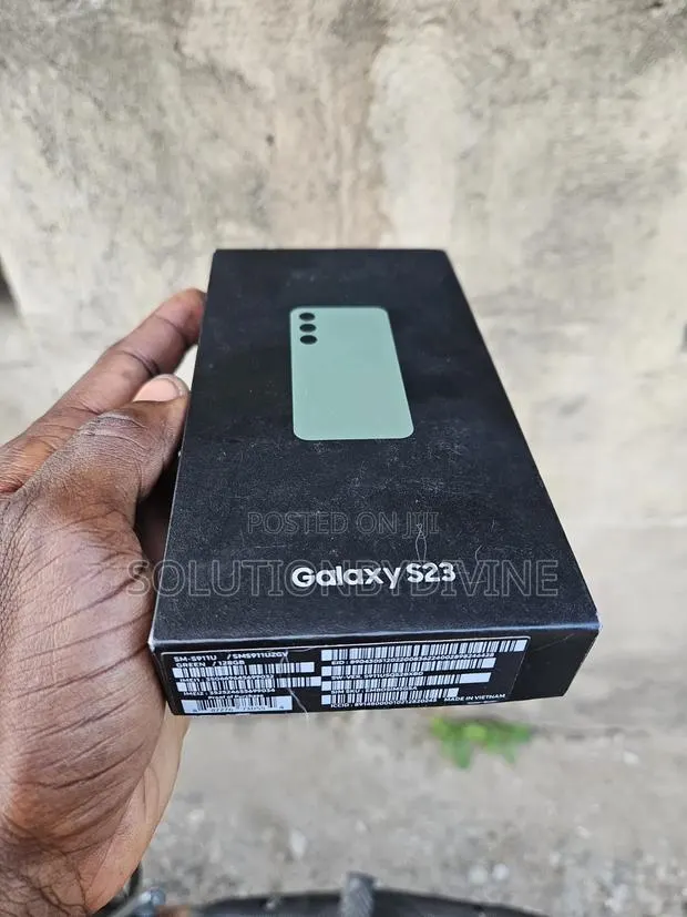 New Samsung Galaxy S23 128 GB Green · Photo 1