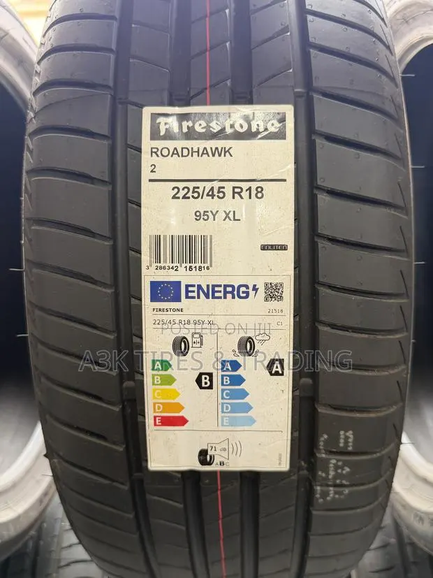 225 45R18 Firstone · Photo 1