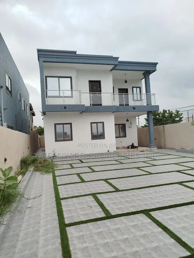 4bdrm House in Lakeside for sale