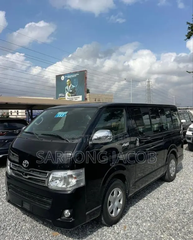 Toyota HiAce 2013 Black · Photo 1