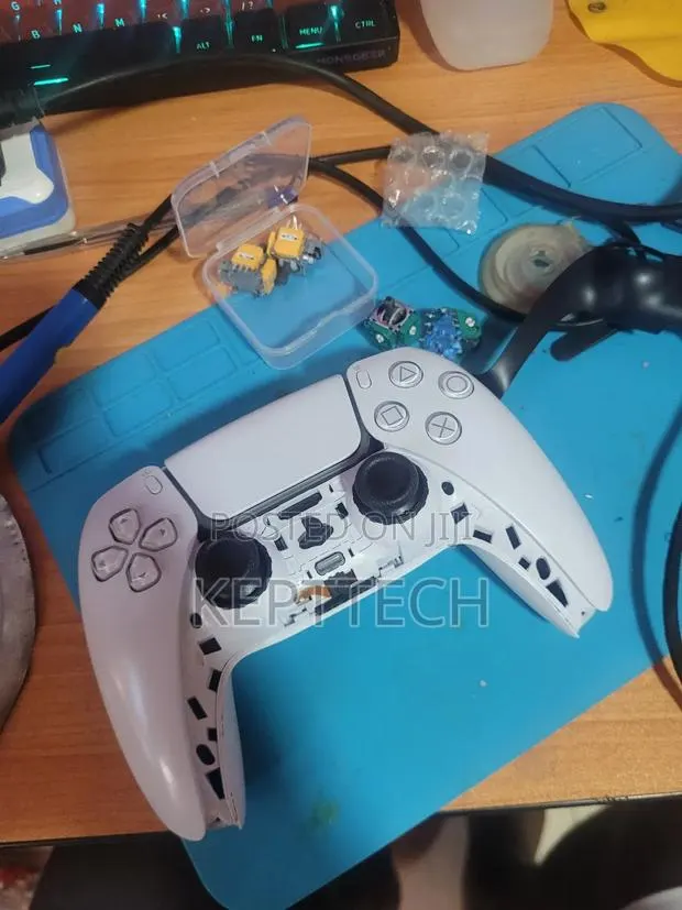 Game Controller Repair · Photo 1