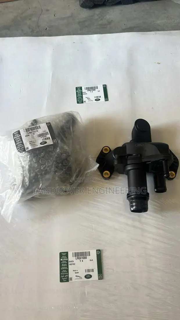 Land Range Rover Sport Discovery Engine Coolant Thermostat LR073372 · Photo 1