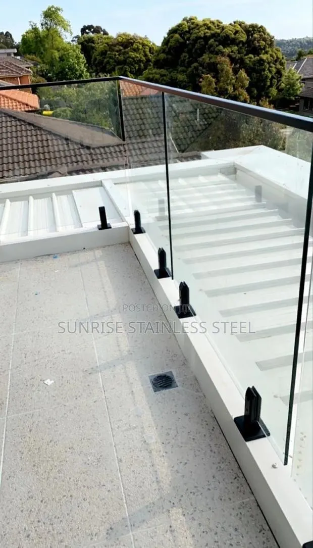 Stainless Balcony Frameless Design · Photo 1