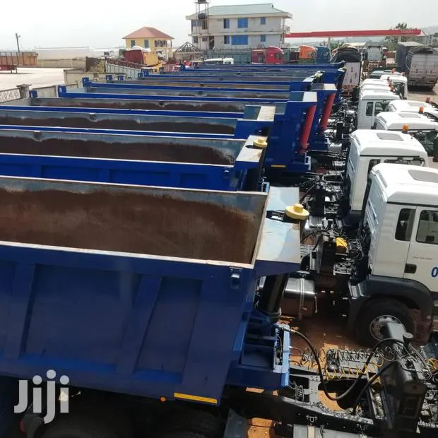 Tipper and Flatbed Trucks for Rent · Photo 1