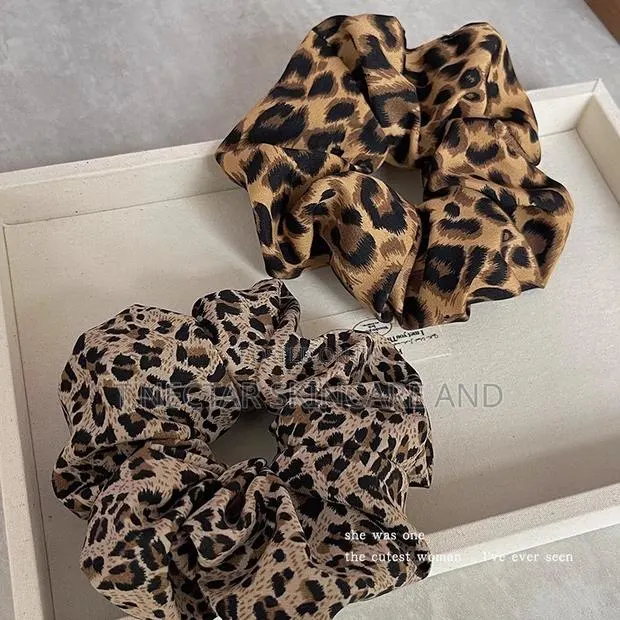 Ladies Scrunchies · Photo 1