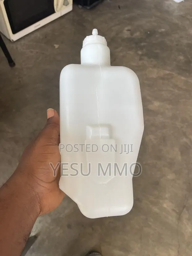 Honda CR-V 2024 Reservoir Bottle · Photo 1