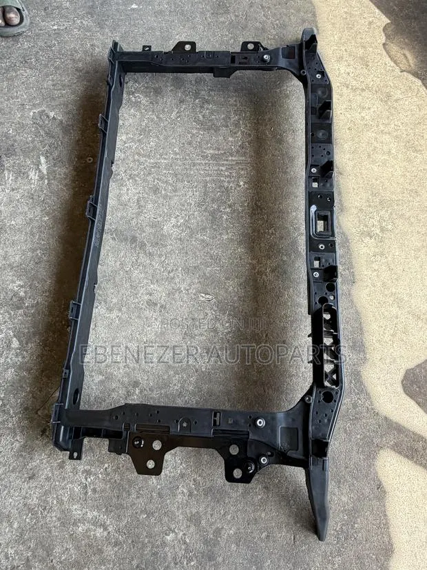 Hyundai Elantra 2018 Radiator Support · Photo 1