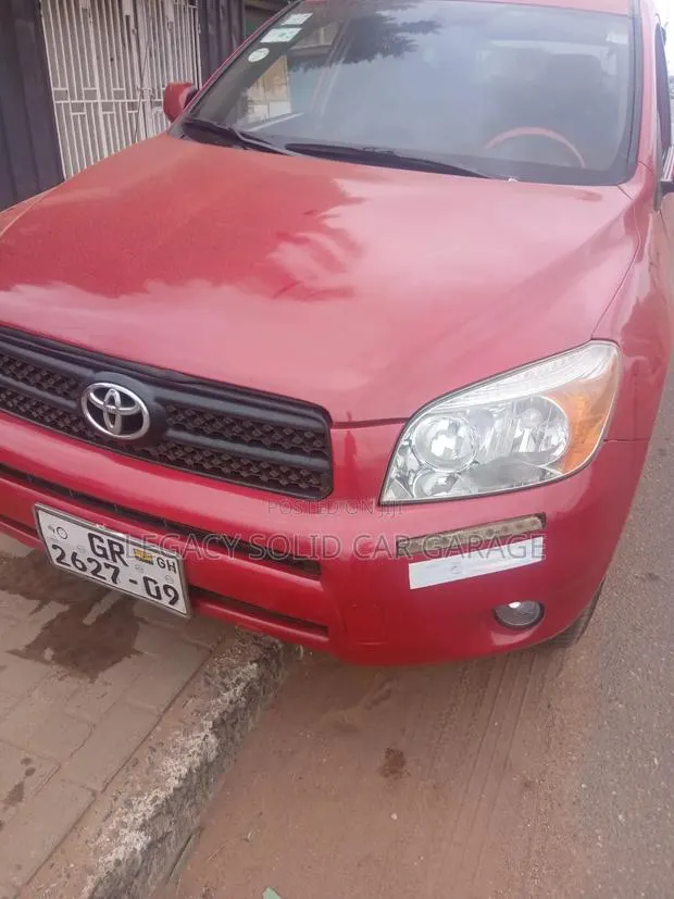 Toyota RAV4 2010 Red · Photo 1