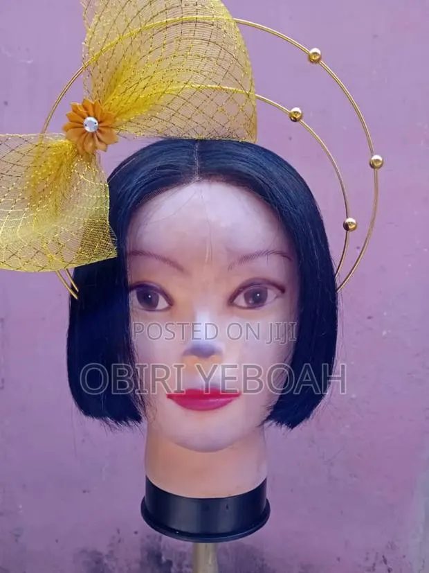 Fascinator · Photo 1