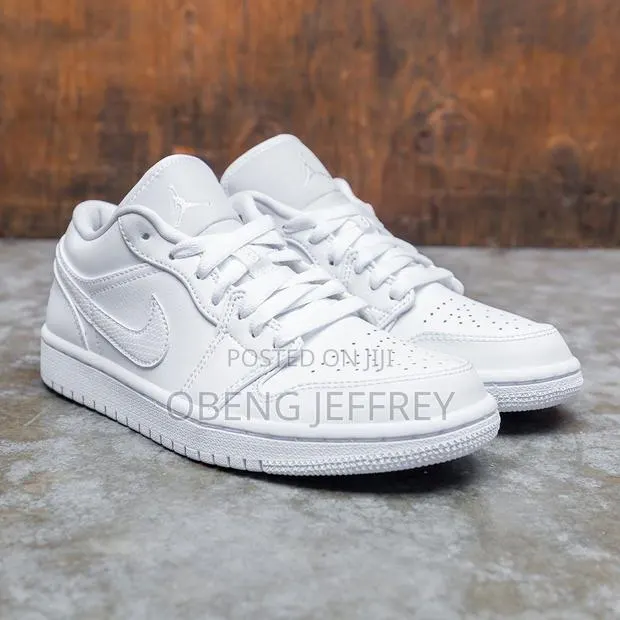 Original Nike Jordan 1 Low All White · Photo 1
