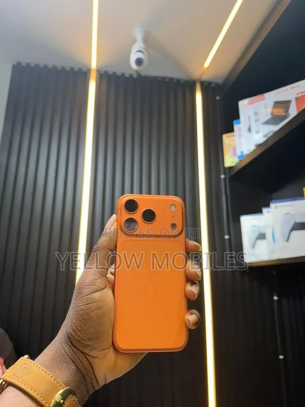 Apple iPhone 17 Pro Max 256 GB Blue · Photo 1