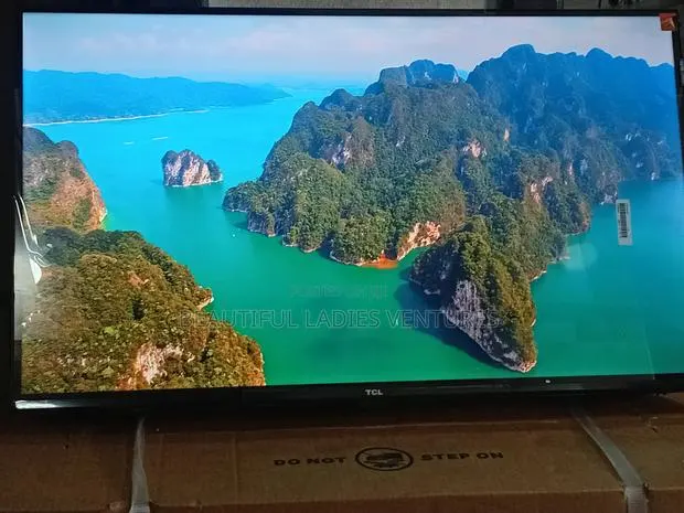 TCL 32” Smart Tv With Smooth Picture Performance · Photo 1