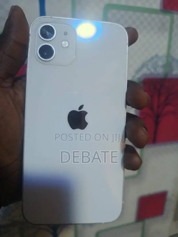Apple iPhone 12 128 GB White · Photo 1