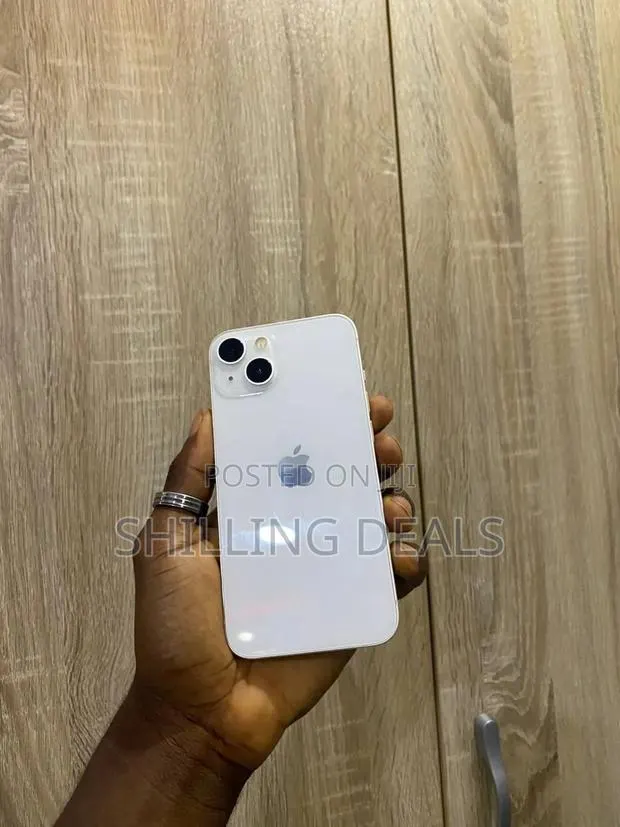 Apple iPhone 13 128 GB White · Photo 1