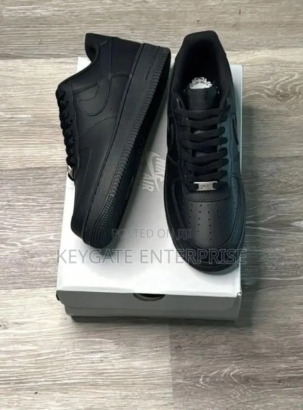 Nike Air Force 1 Black Small Lace · Photo 1