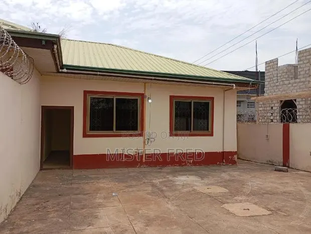 2bdrm House in Redtop, Weija for rent · Photo 1